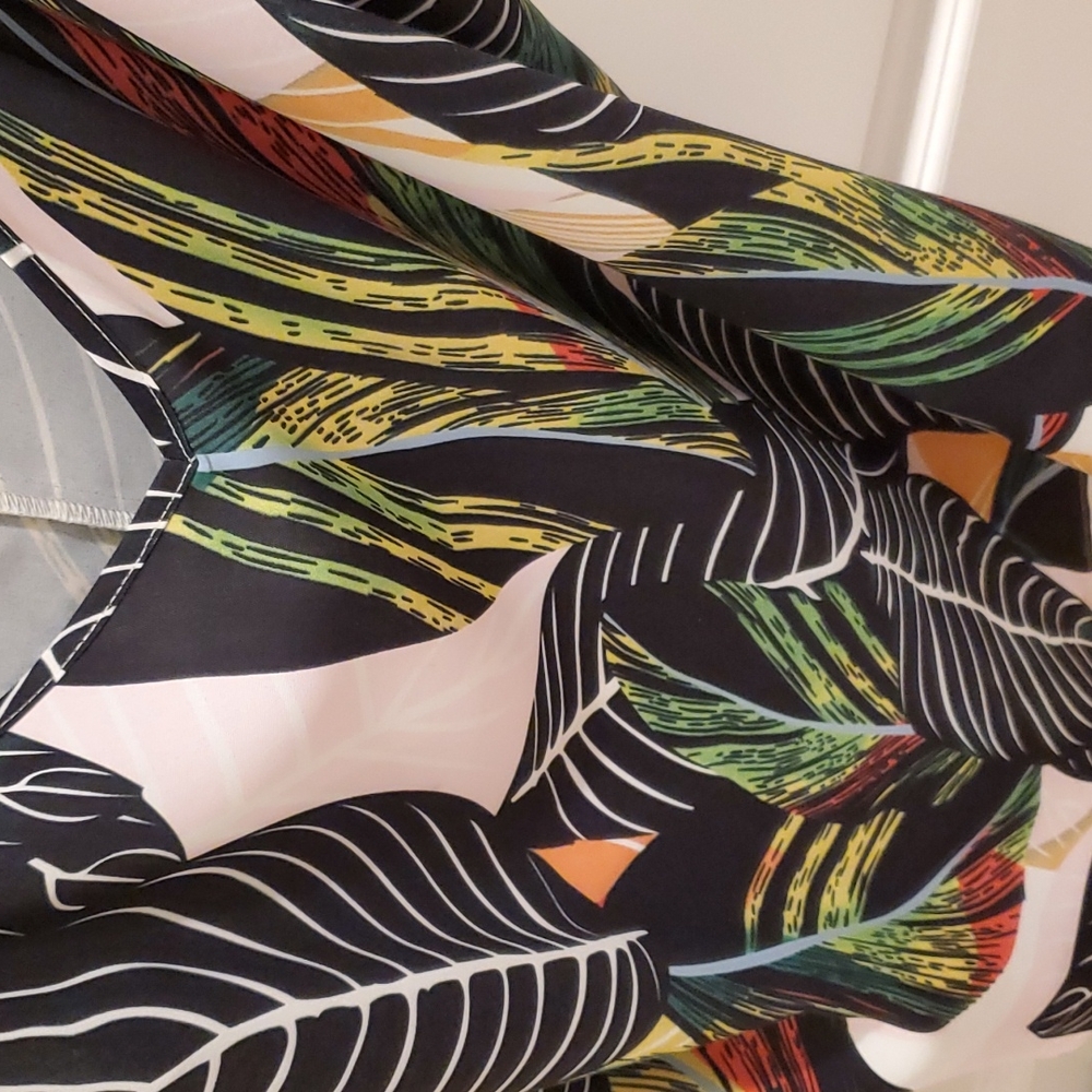 Tank Top, Large - Picture 3 of 7
